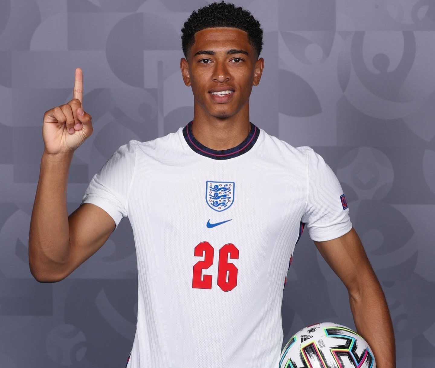 英媒：桑德兰无意冬窗出售扎卡，更不愿意以2000万欧出售（英媒：桑德兰冬窗无意出售扎卡，2000万欧报价更免谈）