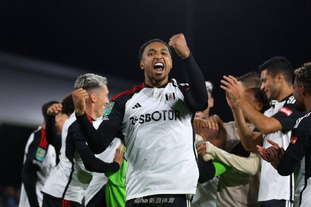 40岁依旧能飞，C罗对阵赛哈特海湾上演高难度倒钩破门（40岁C罗仍能起飞，战赛哈特海湾上演高难倒钩破门）