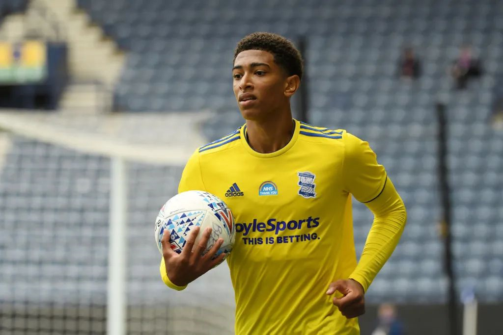 替补球员上场即助攻制胜球（替补登场送出制胜助攻）