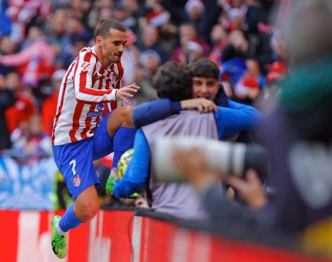 连续20场联赛进球2+，拜仁追平自己保持的德甲历史纪录（拜仁联赛连20场至少进2球，追平其保持的德甲历史纪录）