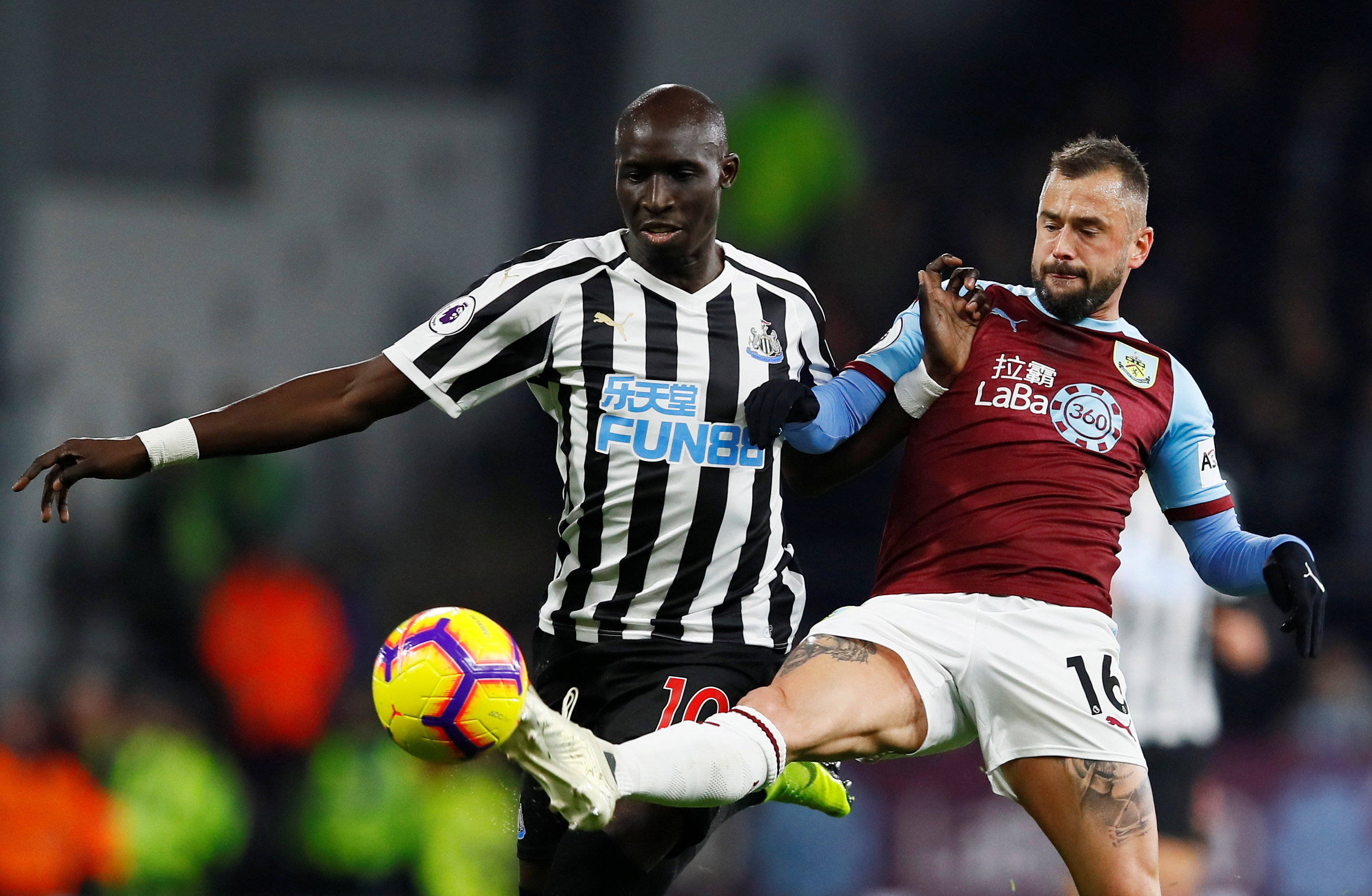 利雅得胜利4-1赛哈特海湾，C罗凌空倒钩破门，菲利克斯传射（利雅得胜利4-1击败赛哈特海湾：C罗倒钩破门，菲利克斯传射建功）