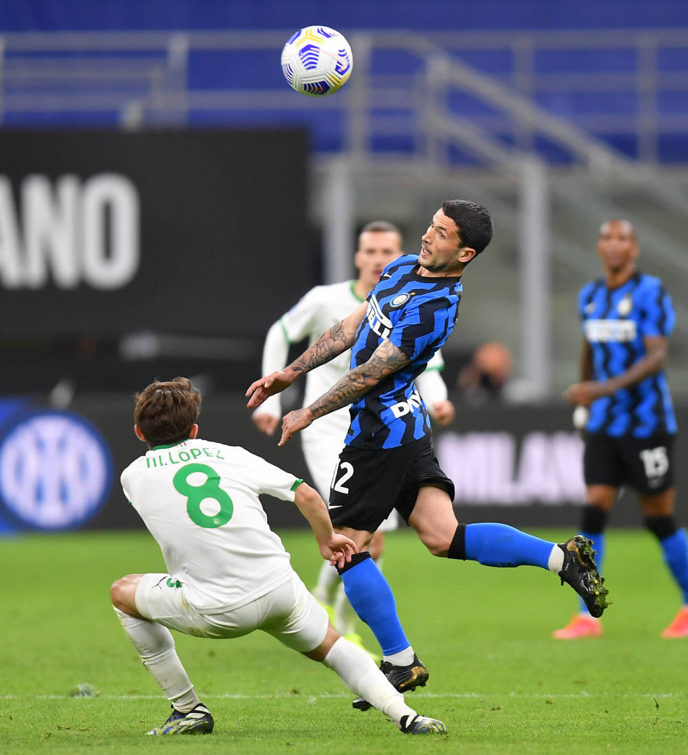 克雷桑在中超表现突出，国安亚冠奖金或成关键，球队需重视中场深度。（克雷桑闪耀中超，亚冠奖金或成国安关键筹码，球队须强化中场厚度）