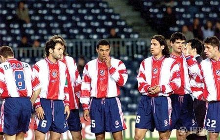 前15轮德甲凯恩6次当选全场最佳，比其他球员至少多3次（德甲前15轮：凯恩6次当选全场最佳，领先其他球员至少3次）