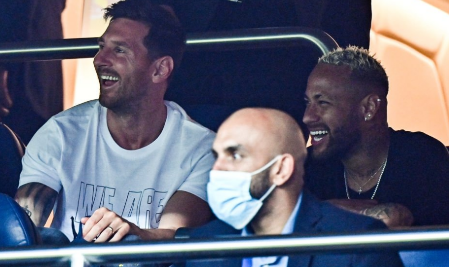 半场战报：西班牙人0-1比利亚雷亚尔，赫拉德-莫雷诺建功（半场：比利亚雷亚尔1-0领先西班牙人，赫拉德-莫雷诺破门）