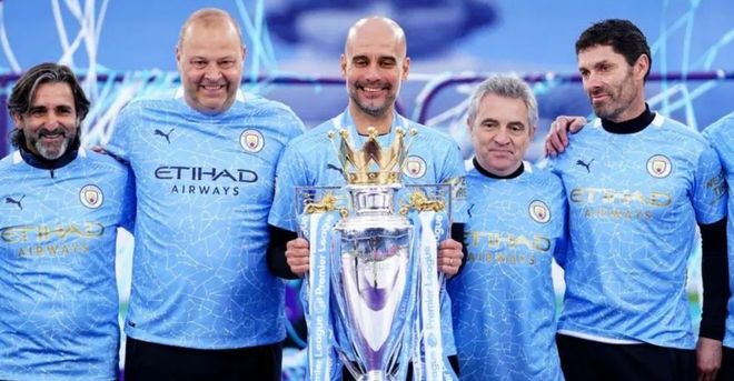 是否需要一名搭档组成双前锋？弗拉霍维奇：这要看教练的决定（是否配双前锋？弗拉霍维奇：由主帅决定）