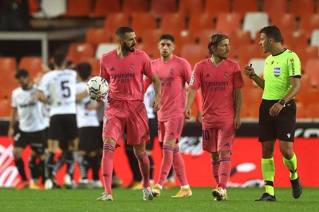 火箭哈登连续三场得分30+（哈登连三场为火箭砍下30+分）